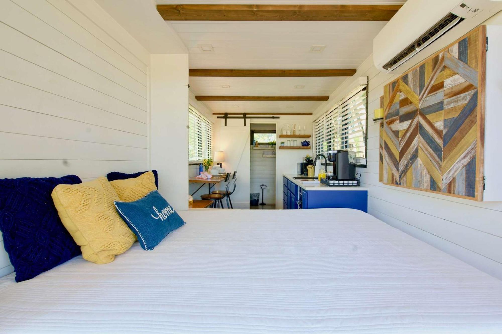 Elegant Container Tiny House Yellow & Blue Waco Eksteriør billede